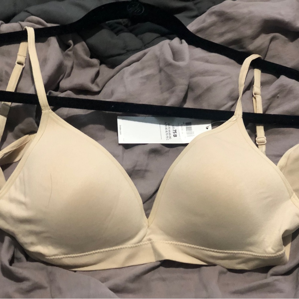 Tan/ nude bra